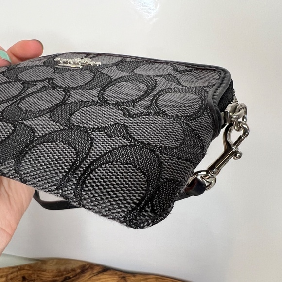 Coach Wristlet Black Monogram Pattern Jacquard Canvas Leather Wallet Like New - Picture 13 of 16